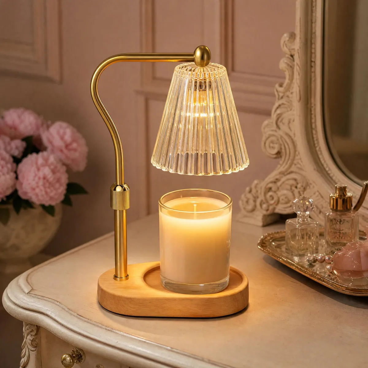 Swan Neck Candle Warmer Lamp (Gold / Clear Ribbed) in a bedroom
